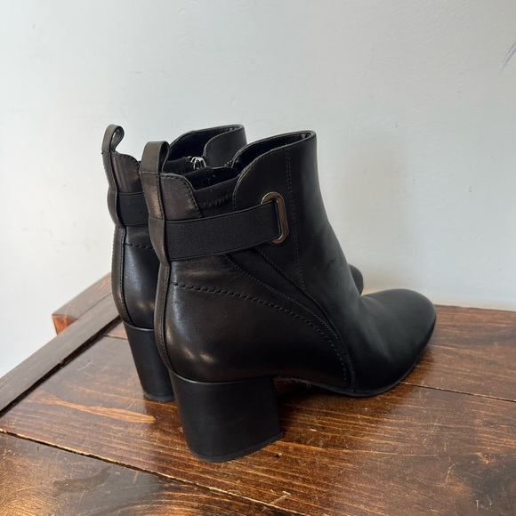 Easy Spirit Short women’s boots. Size 8.5 - Picture 4 of 5